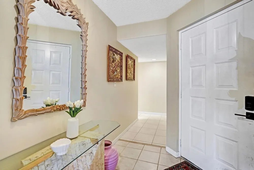 107 Half Moon Circle #H1 Hypoluxo, FL 33462