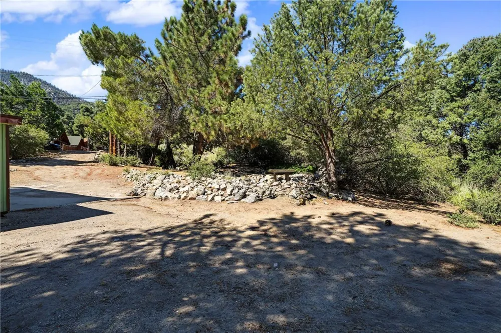 14533 Voltaire Frazier Park, CA 93225