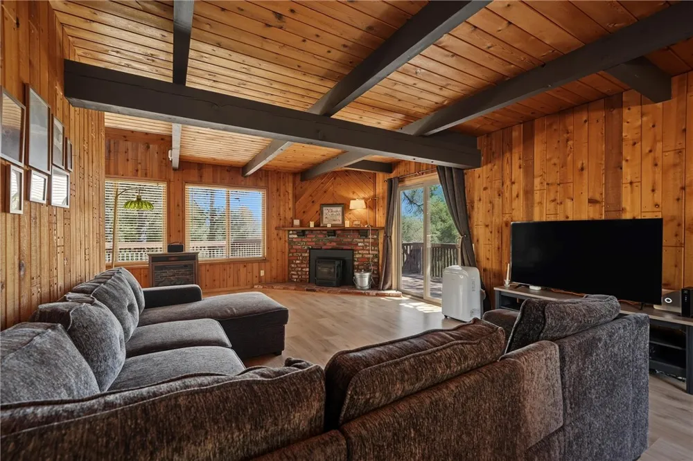 14533 Voltaire Frazier Park, CA 93225