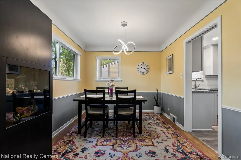 16996 Elizabeth Street Beverly Hills Village, MI 48025