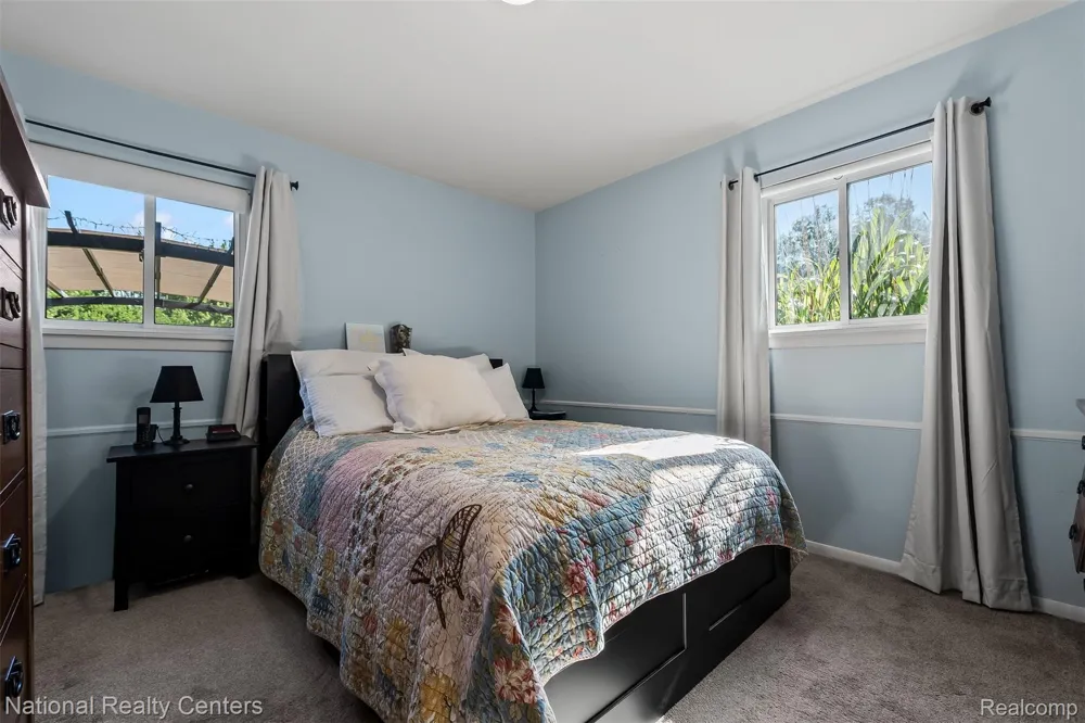 16996 Elizabeth Street Beverly Hills Village, MI 48025