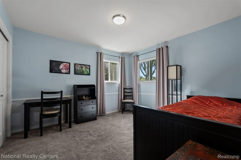16996 Elizabeth Street Beverly Hills Village, MI 48025