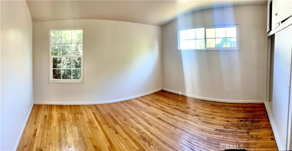 16527 Superior Northridge, CA 91343