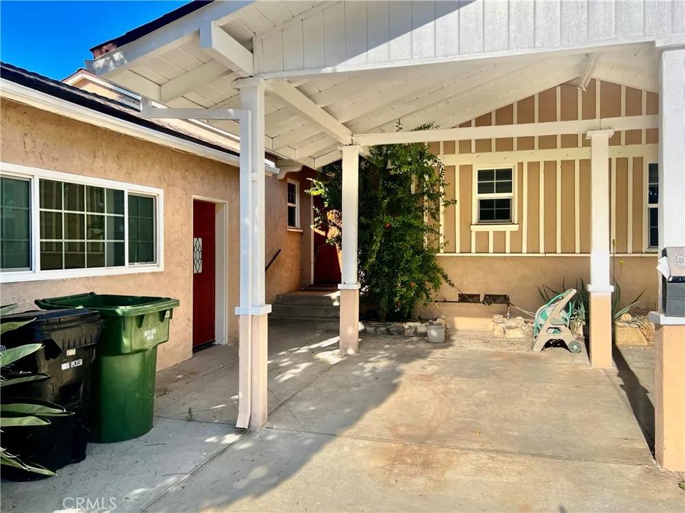 16527 Superior Northridge, CA 91343