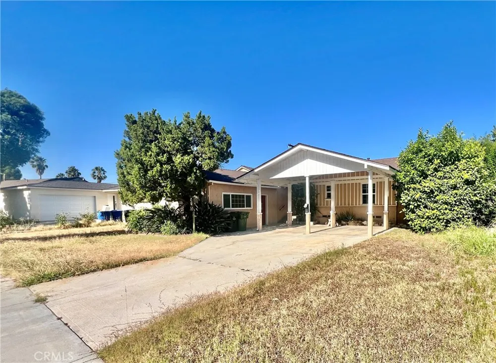 16527 Superior Northridge, CA 91343