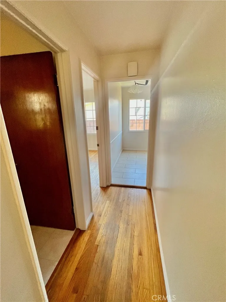 16527 Superior Northridge, CA 91343