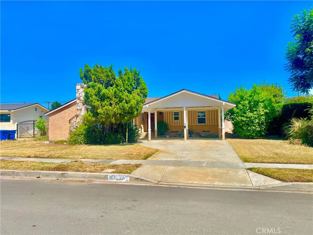 16527 Superior Northridge, CA 91343
