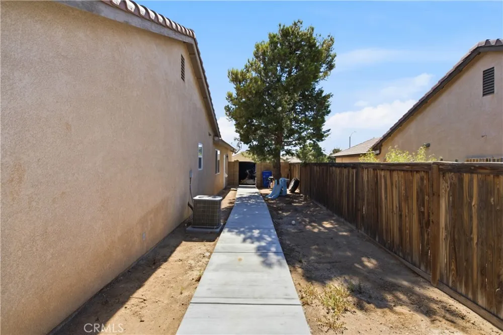 14513 Palm Street Adelanto, CA 92301