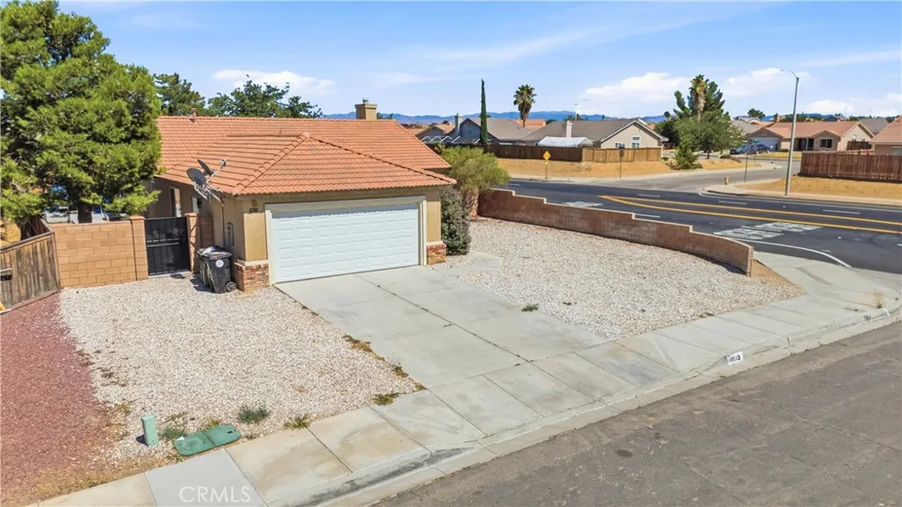 14513 Palm Street Adelanto, CA 92301