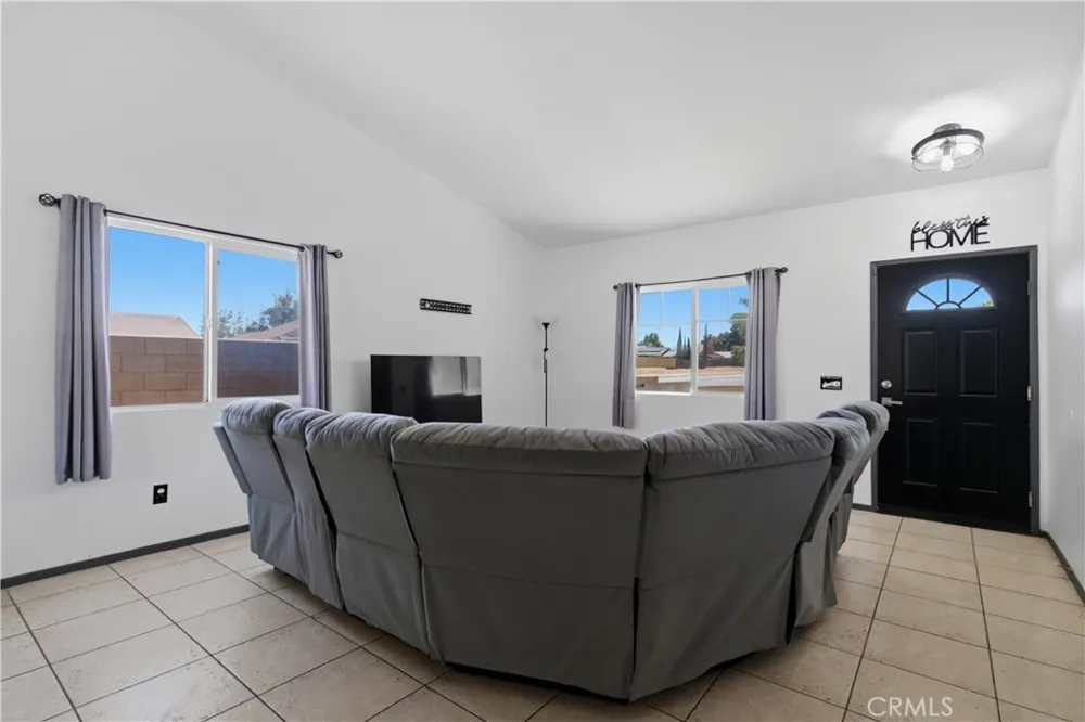 14513 Palm Street Adelanto, CA 92301