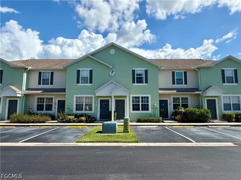 Pine Oak Circle #105
