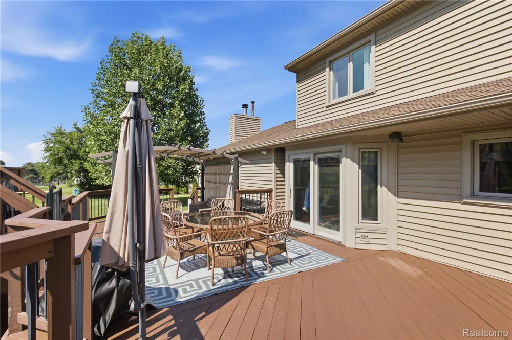 1817 Deer View Court Hartland Township, MI 48843