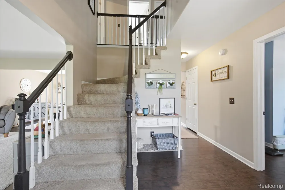1817 Deer View Court Hartland Township, MI 48843