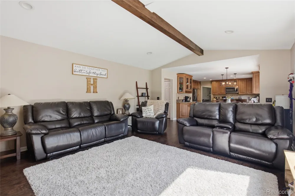 1817 Deer View Court Hartland Township, MI 48843
