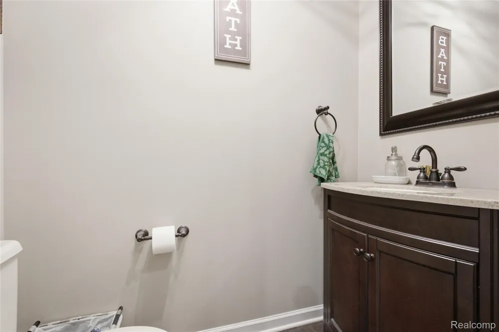 1817 Deer View Court Hartland Township, MI 48843
