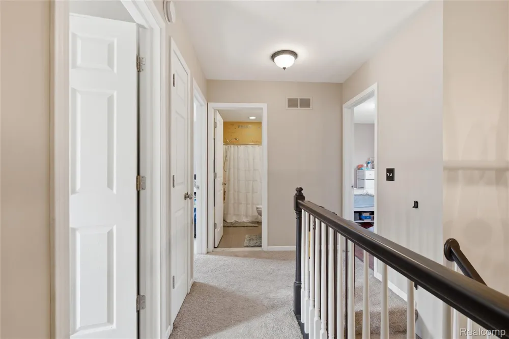 1817 Deer View Court Hartland Township, MI 48843