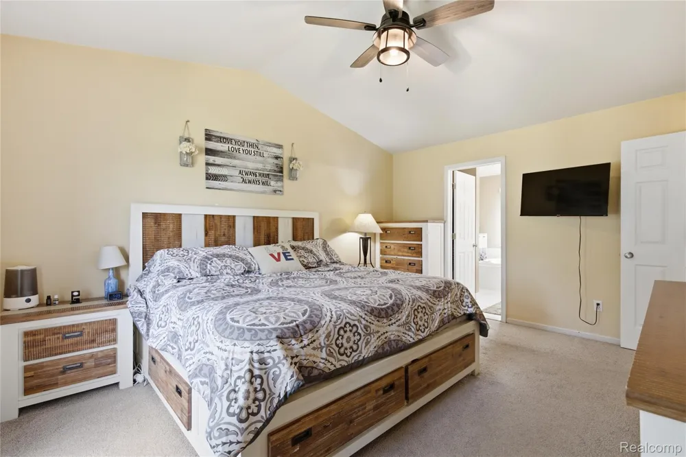 1817 Deer View Court Hartland Township, MI 48843