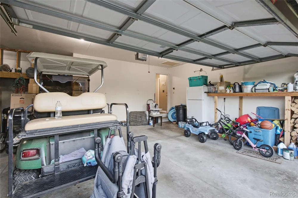 1817 Deer View Court Hartland Township, MI 48843