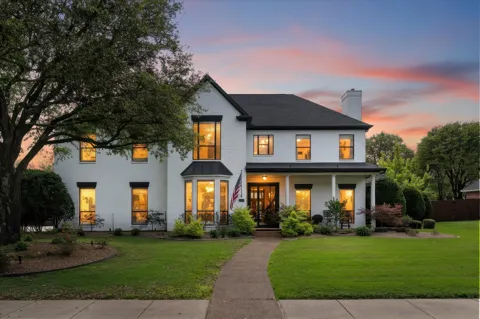 1107 Travis Court