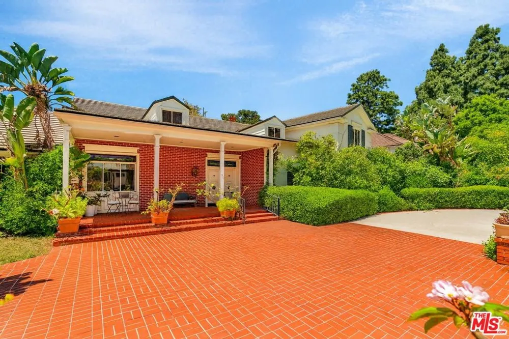 701 Sierra Drive Beverly Hills, CA 90210