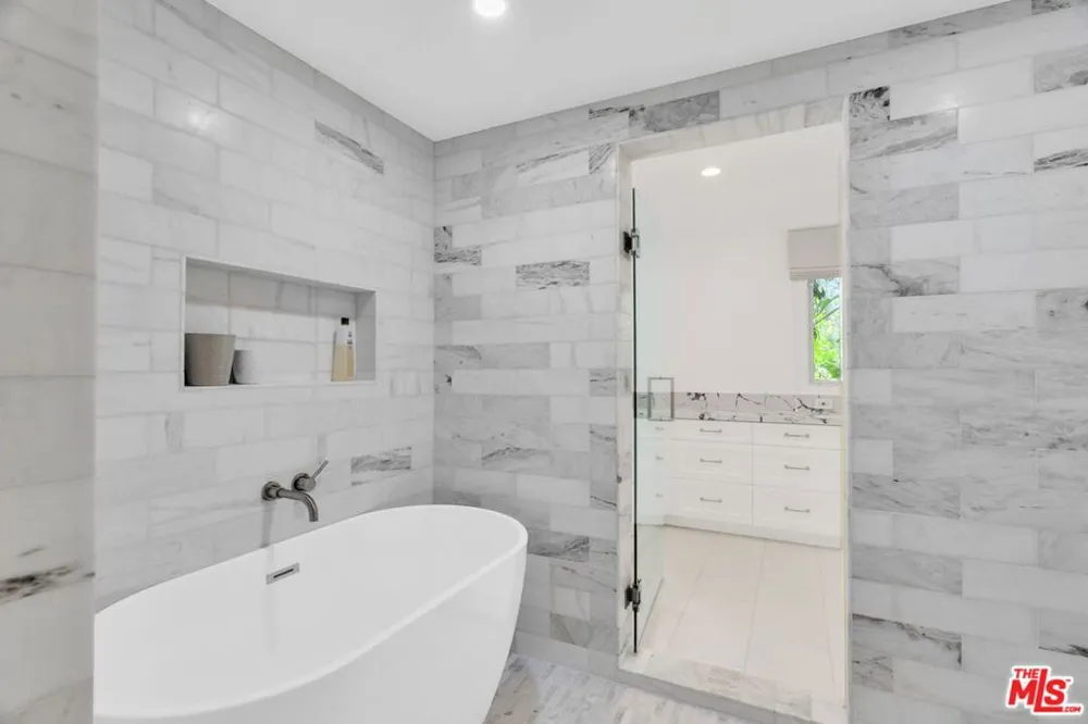 701 Sierra Drive Beverly Hills, CA 90210
