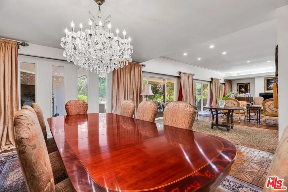 701 Sierra Drive Beverly Hills, CA 90210