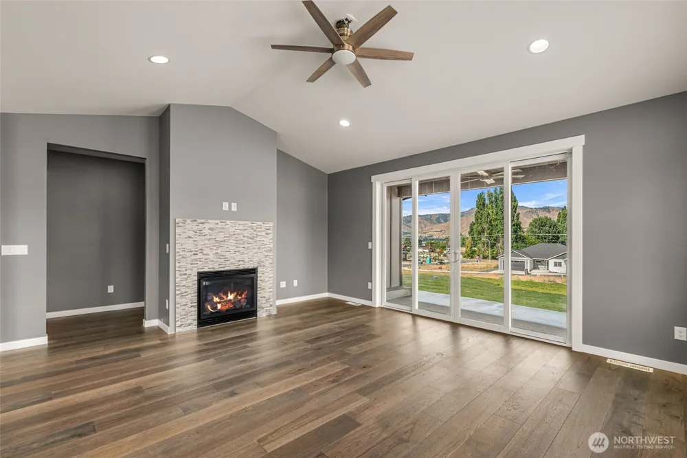3240 NW Brianna Avenue East Wenatchee, WA 98802