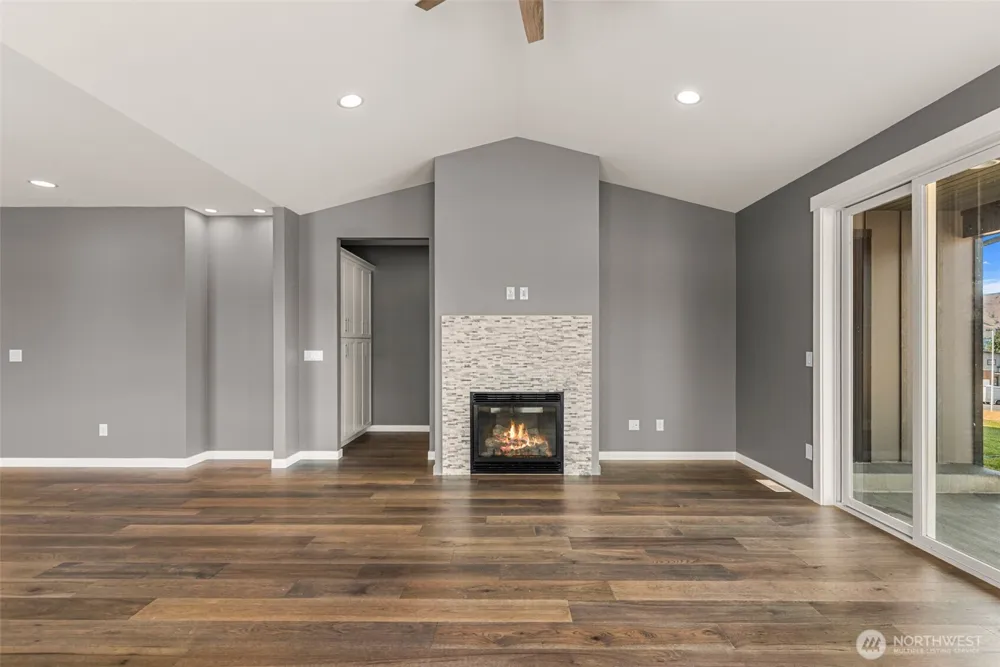 3240 NW Brianna Avenue East Wenatchee, WA 98802