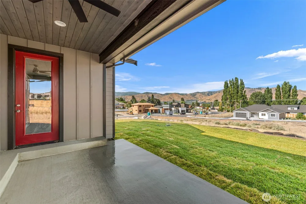 3240 NW Brianna Avenue East Wenatchee, WA 98802