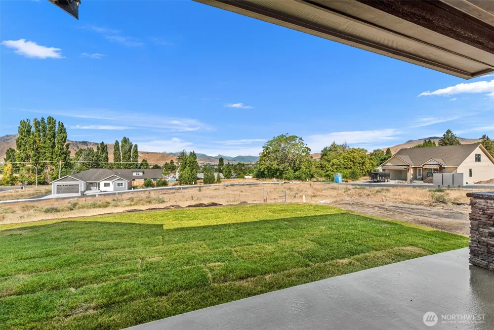 3240 NW Brianna Avenue East Wenatchee, WA 98802