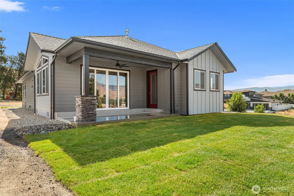 3240 NW Brianna Avenue East Wenatchee, WA 98802