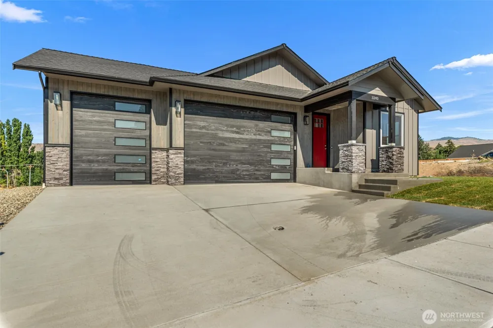 3240 NW Brianna Avenue East Wenatchee, WA 98802