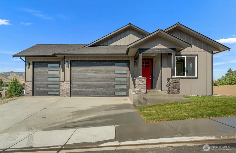 3240 NW Brianna Avenue East Wenatchee, WA 98802