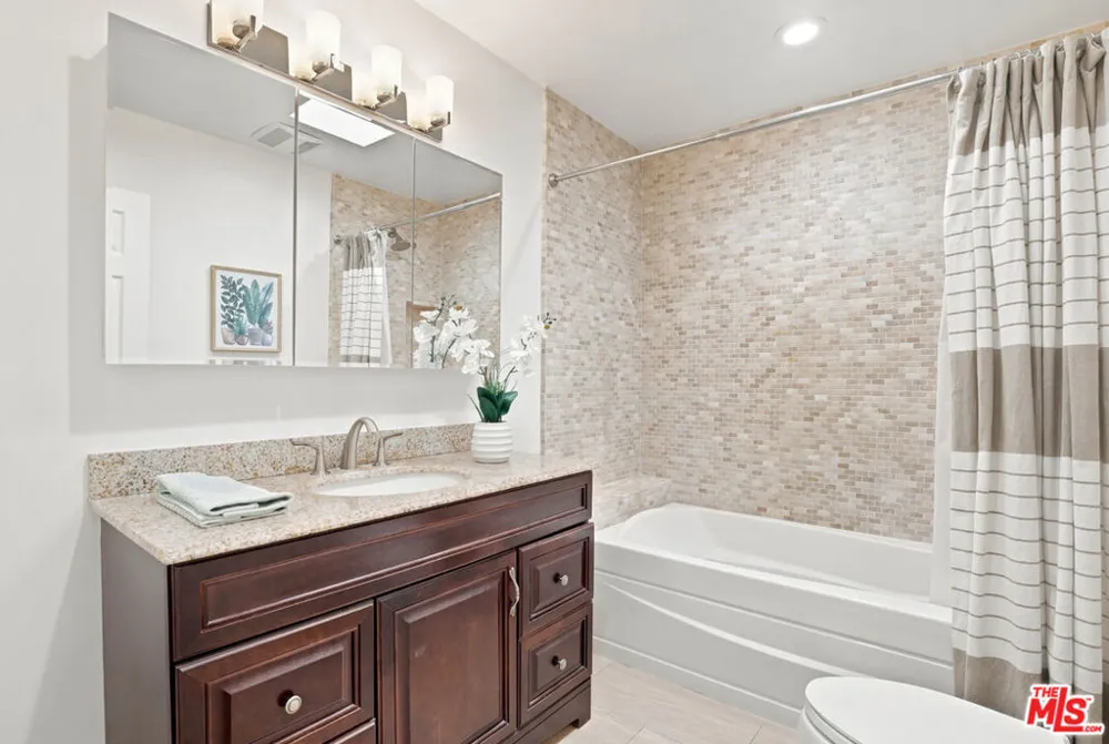 11521 Patom Drive Culver City, CA 90230