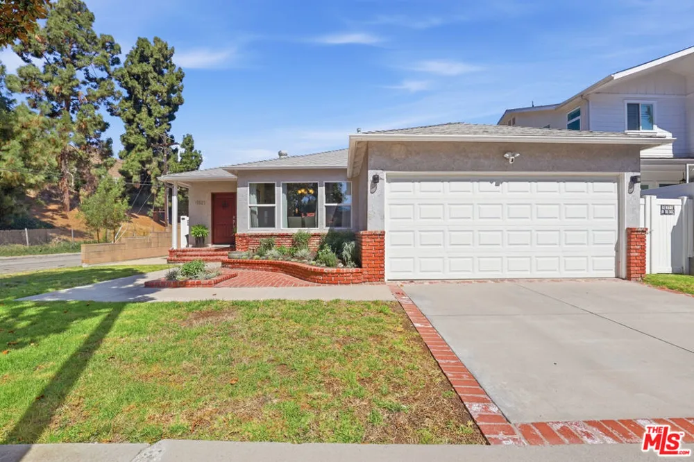 11521 Patom Drive Culver City, CA 90230