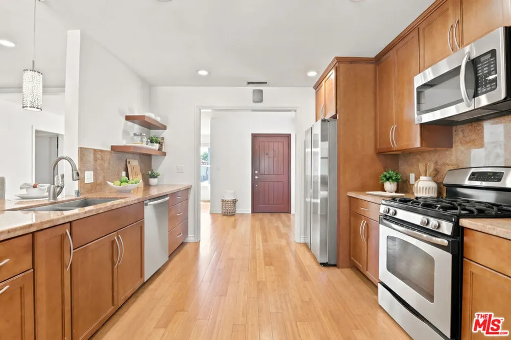 11521 Patom Drive Culver City, CA 90230