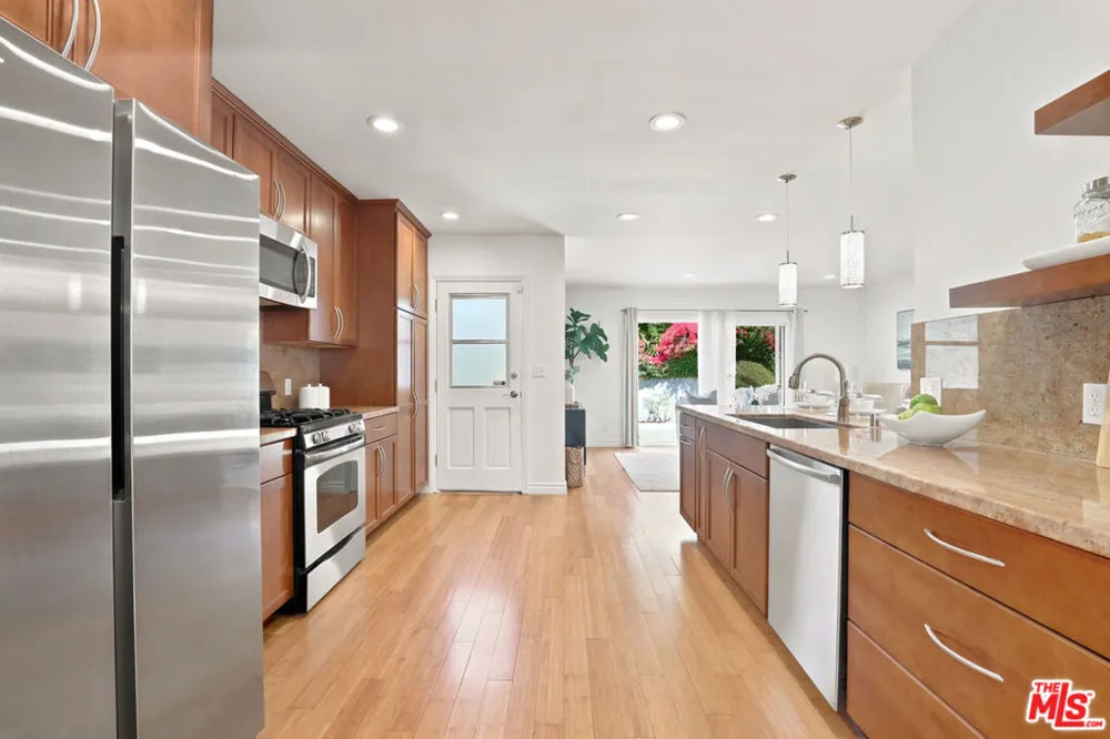 11521 Patom Drive Culver City, CA 90230