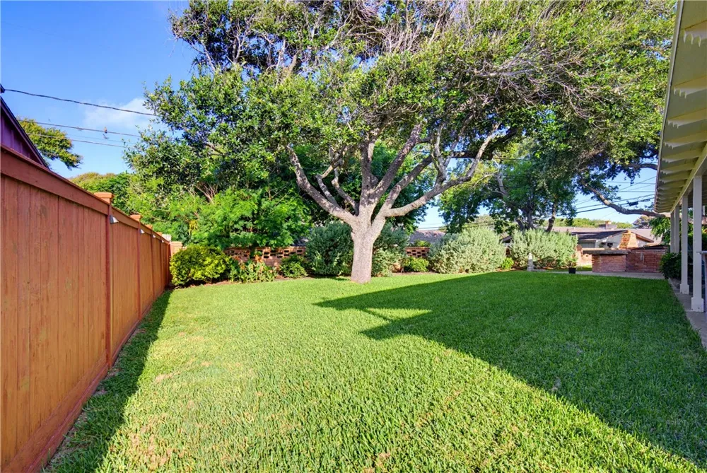 113 E Janin Circle Portland, TX 78374