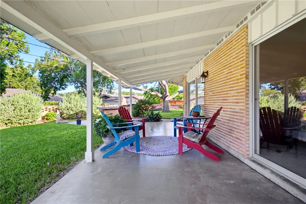 113 E Janin Circle Portland, TX 78374