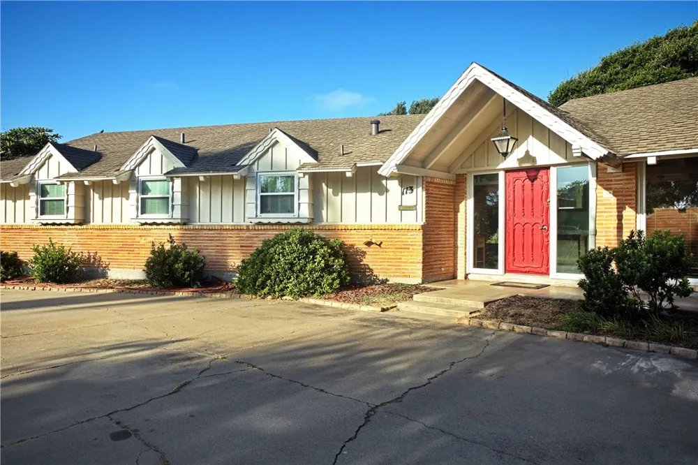 113 E Janin Circle Portland, TX 78374