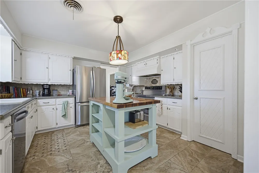 113 E Janin Circle Portland, TX 78374