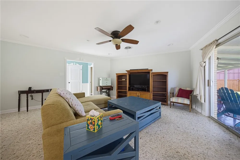113 E Janin Circle Portland, TX 78374