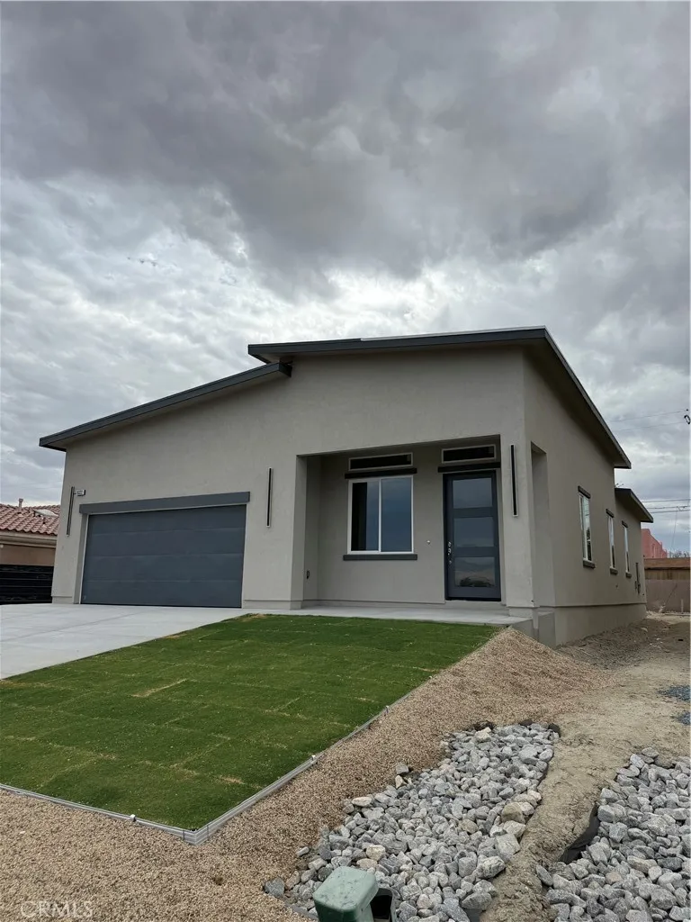 16322 Avenida Gracia Desert Hot Springs, CA 92240