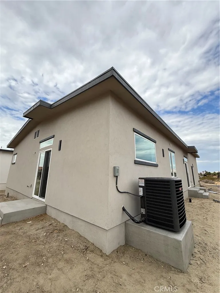 16322 Avenida Gracia Desert Hot Springs, CA 92240
