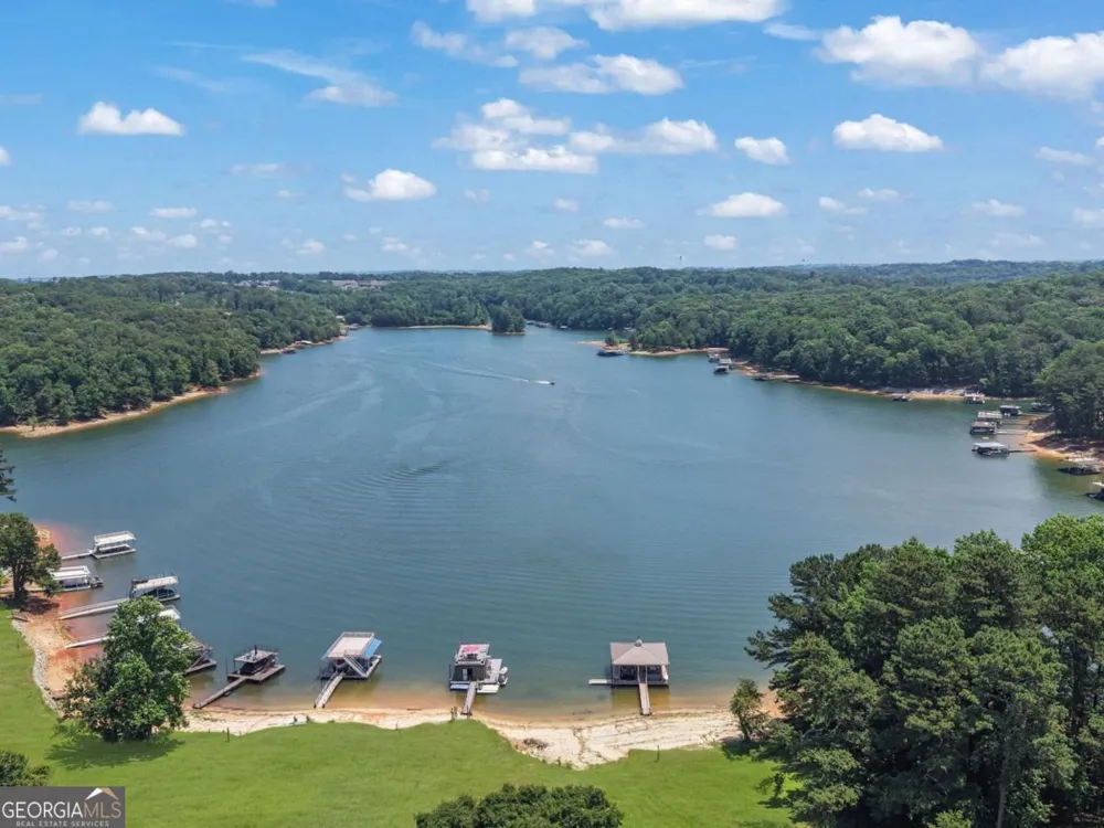 4418 Shellie LN Oakwood, GA 30566