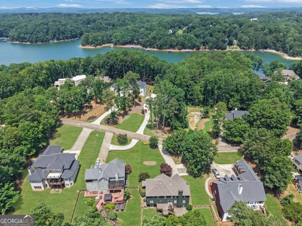 4418 Shellie LN Oakwood, GA 30566