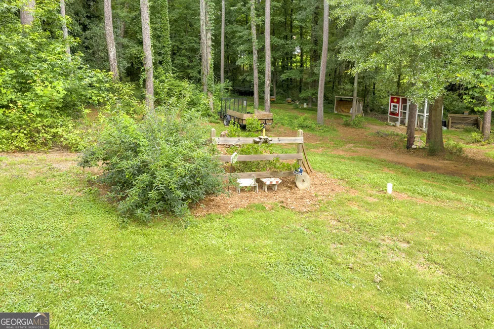 587 J B Owens RD Bethlehem, GA 30620