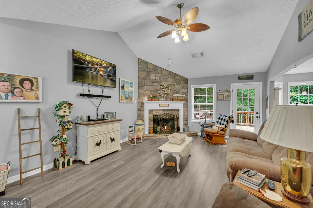 587 J B Owens RD Bethlehem, GA 30620