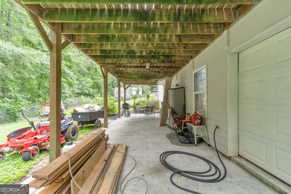 587 J B Owens RD Bethlehem, GA 30620