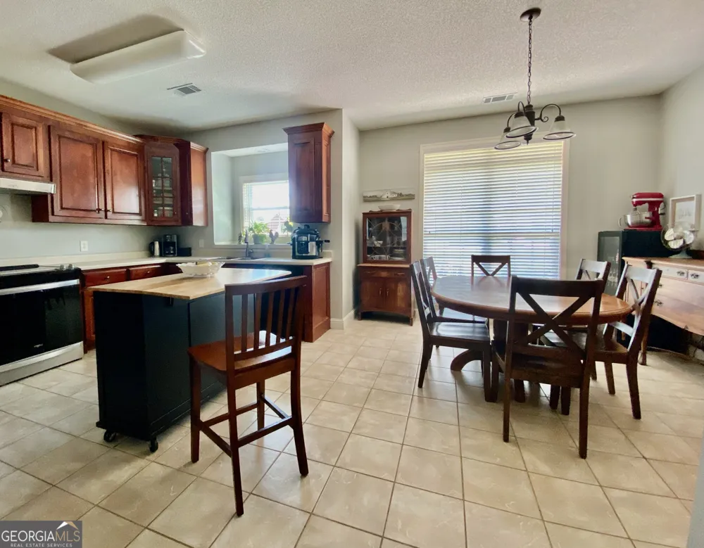 304 Dixieland DR Byron, GA 31008